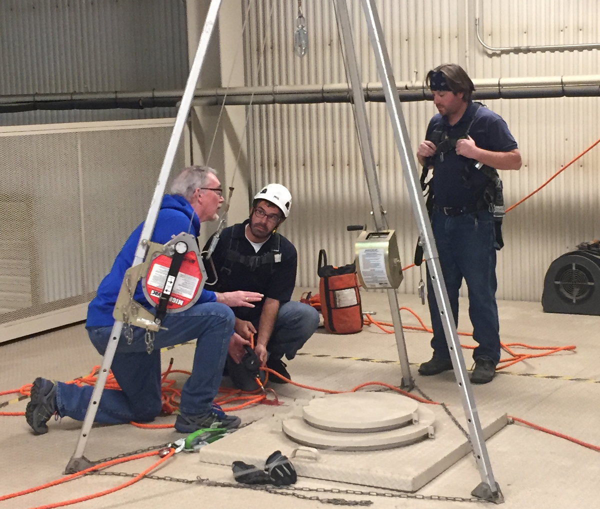 Medora Transport GridBee SolarBee Crew Crew training on potable tank safety.